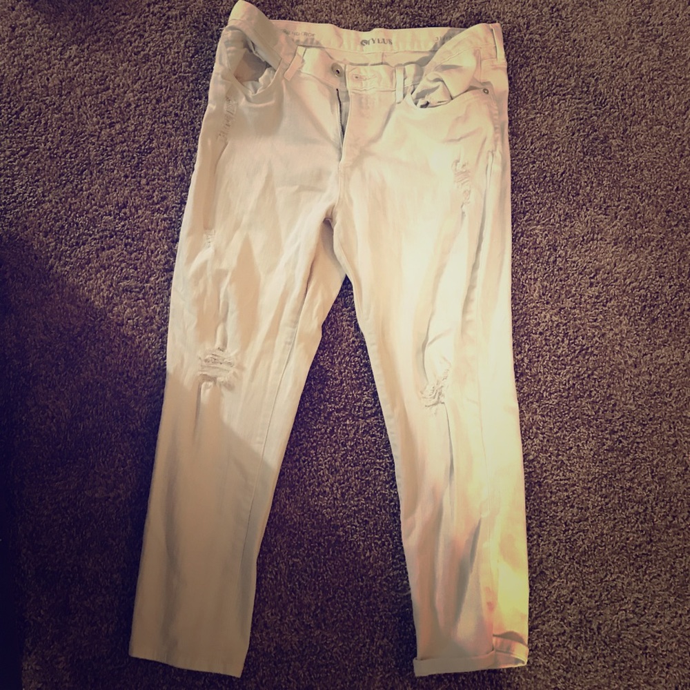 White boyfriend style pants